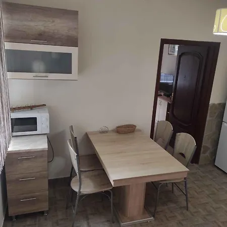 In Siofok/balaton 34933