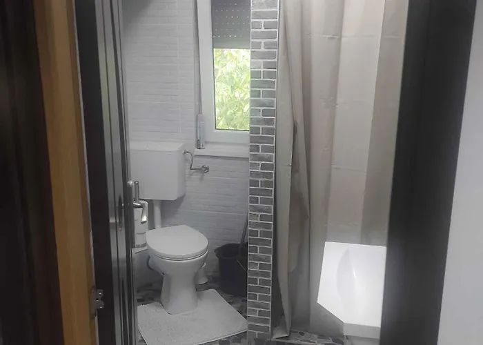 In - Balaton 34933 Siofok